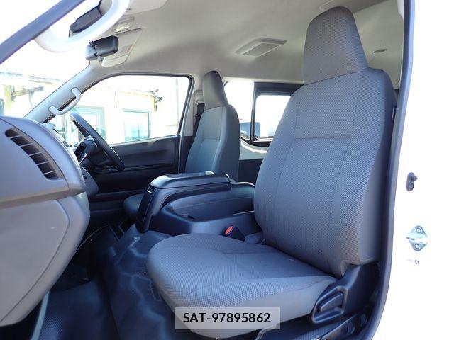 Toyota HIACE WAGON 2019-03 6906091-21