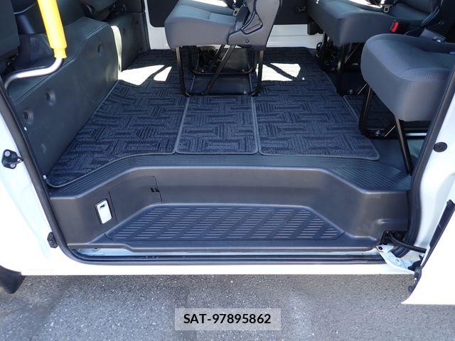 Toyota HIACE WAGON 2019-03 6906091-24