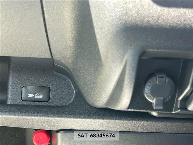 Toyota HIACE WAGON 2025-04 6906084-26