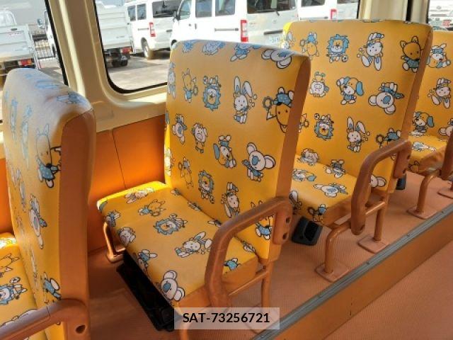 Toyota HIACE WAGON 2019-06 6994004-21