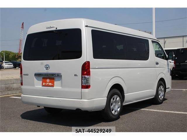 Toyota HIACE WAGON 2026-04 6994003-13