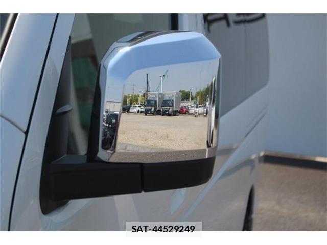 Toyota HIACE WAGON 2026-04 6994003-21