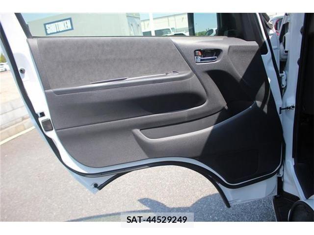 Toyota HIACE WAGON 2026-04 6994003-23