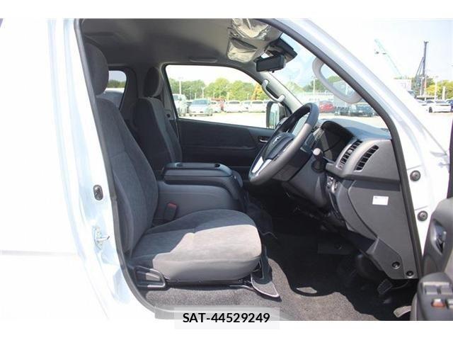 Toyota HIACE WAGON 2026-04 6994003-24