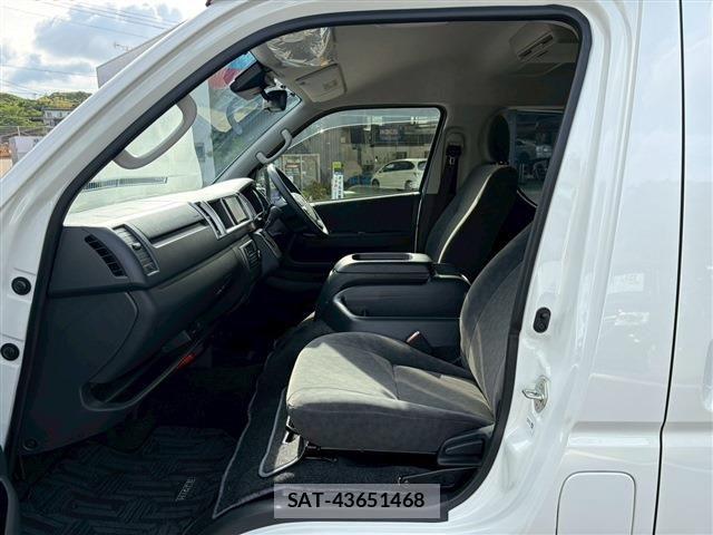 Toyota HIACE WAGON 2025-09 7058780-11