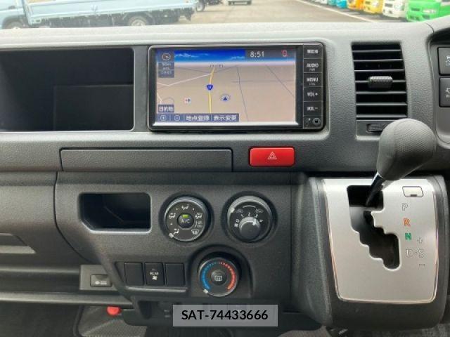 Toyota HIACE WAGON 2021-04 7058783-15