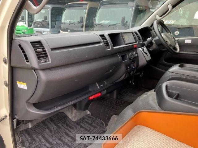Toyota HIACE WAGON 2021-04 7058783-20