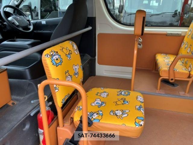 Toyota HIACE WAGON 2021-04 7058783-21