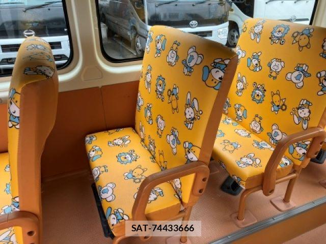 Toyota HIACE WAGON 2021-04 7058783-22