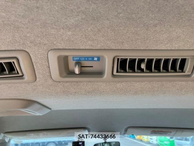 Toyota HIACE WAGON 2021-04 7058783-27