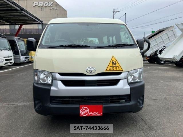 Toyota HIACE WAGON 2021-04 7058783-2
