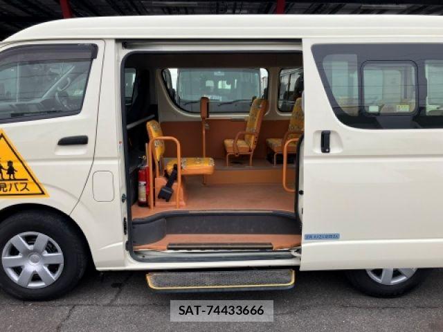 Toyota HIACE WAGON 2021-04 7058783-6