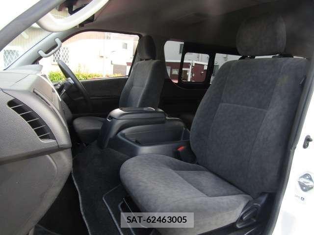 Toyota HIACE WAGON 2022-03 7058781-11