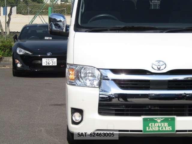 Toyota HIACE WAGON 2022-03 7058781-16