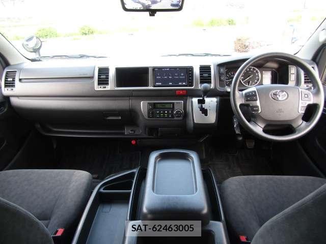 Toyota HIACE WAGON 2022-03 7058781-2