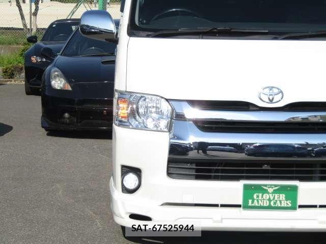 Toyota HIACE WAGON 2017-03 7058784-23