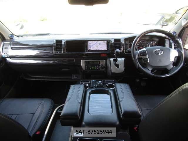 Toyota HIACE WAGON 2017-03 7058784-2