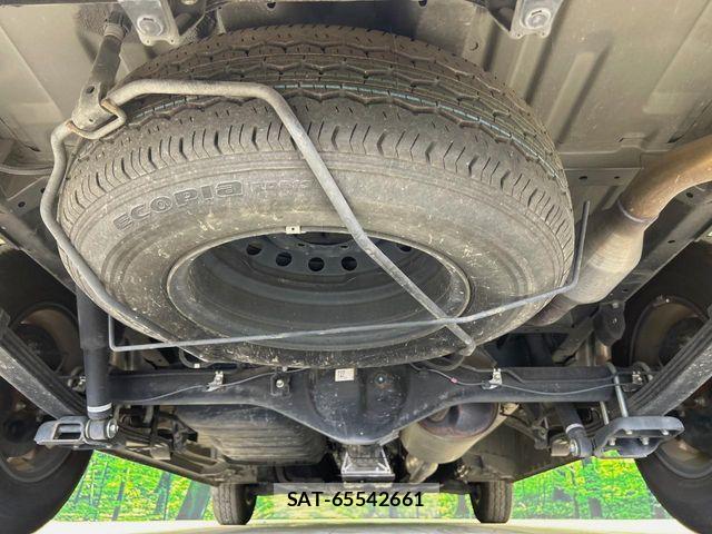 Toyota HIACE WAGON 2023-02 7219417-18