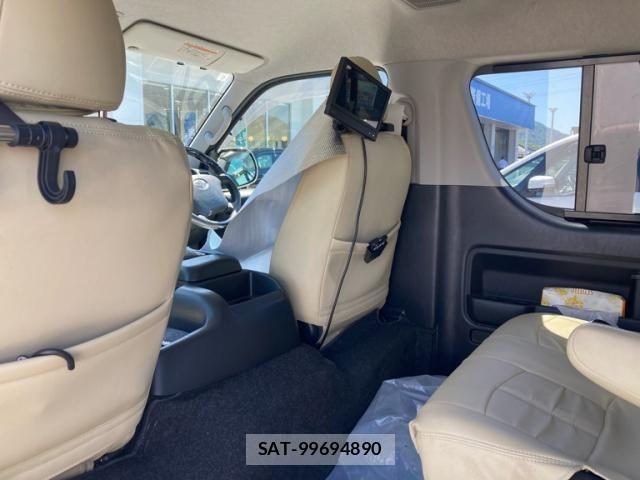 Toyota HIACE WAGON 2011-08 7219397-9