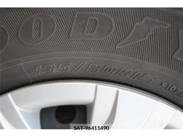 Toyota HIACE WAGON 2017-04 7219408-17