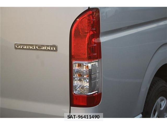 Toyota HIACE WAGON 2017-04 7219408-24