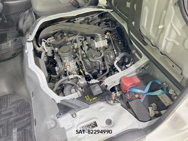 Toyota HIACE WAGON 2023-10 7219413-18