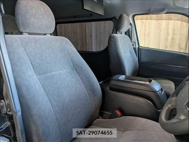 Toyota HIACE WAGON 2018-03 7219411-9