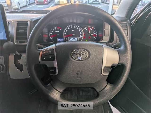 Toyota HIACE WAGON 2018-03 7219411-11