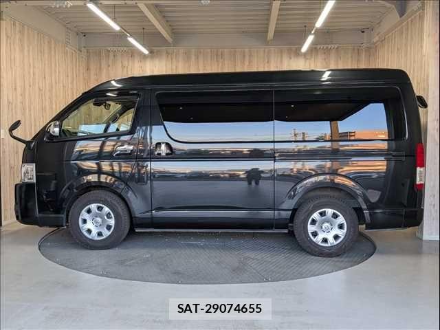 Toyota HIACE WAGON 2018-03 7219411-21