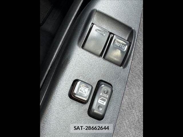 Toyota HIACE WAGON 2015-03 7219409-28