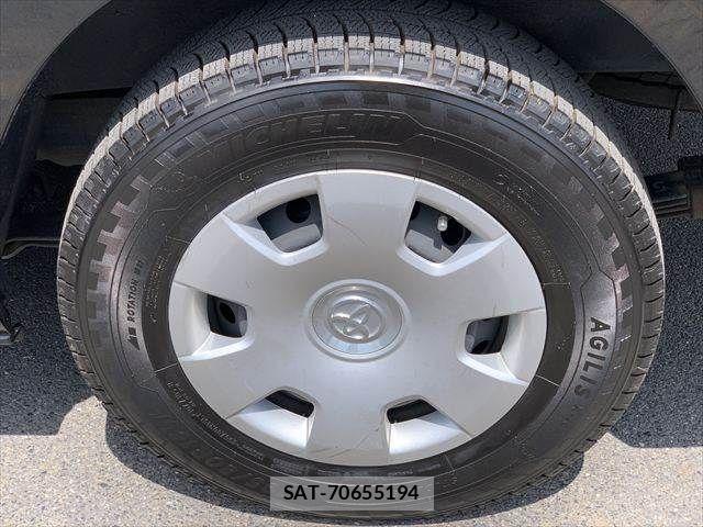 Toyota HIACE WAGON 2011-04 7219403-27