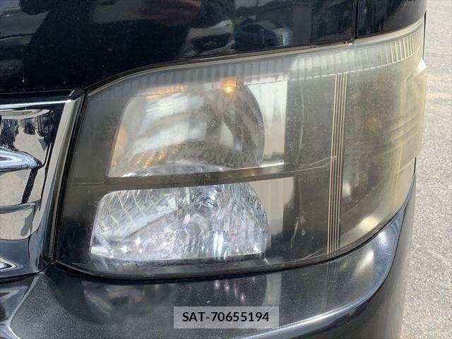 Toyota HIACE WAGON 2011-04 7219403-29