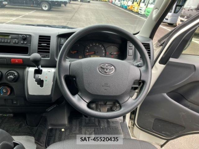 Toyota HIACE WAGON 2020-04 7219414-12
