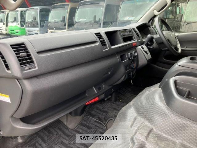 Toyota HIACE WAGON 2020-04 7219414-18