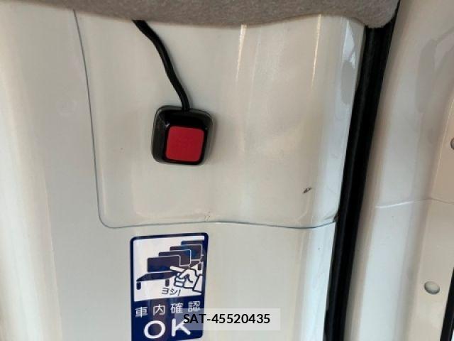 Toyota HIACE WAGON 2020-04 7219414-26