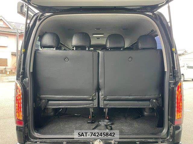 Toyota HIACE WAGON 2018-02 7219410-12