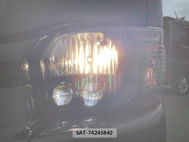 Toyota HIACE WAGON 2018-02 7219410-14