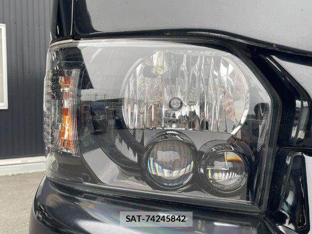 Toyota HIACE WAGON 2018-02 7219410-25