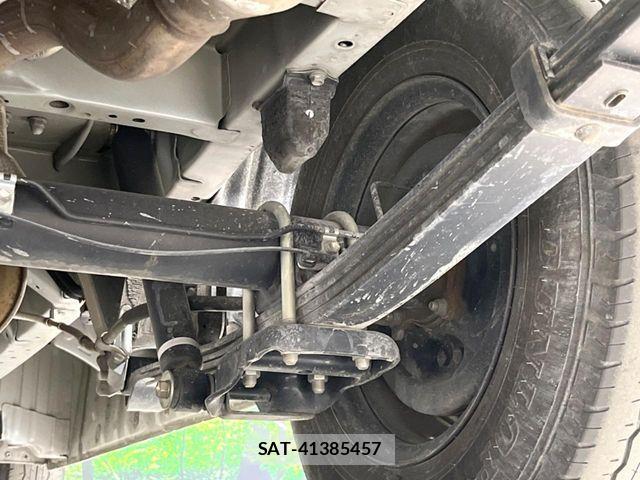 Toyota HIACE WAGON 2022-10 7219412-19