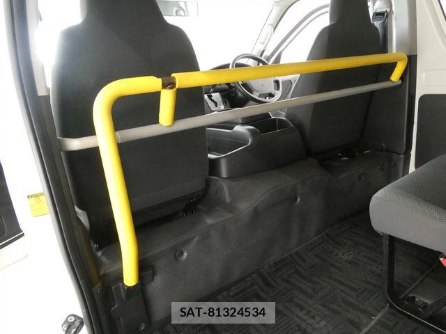 Toyota HIACE WAGON 2014-03 7250995-19