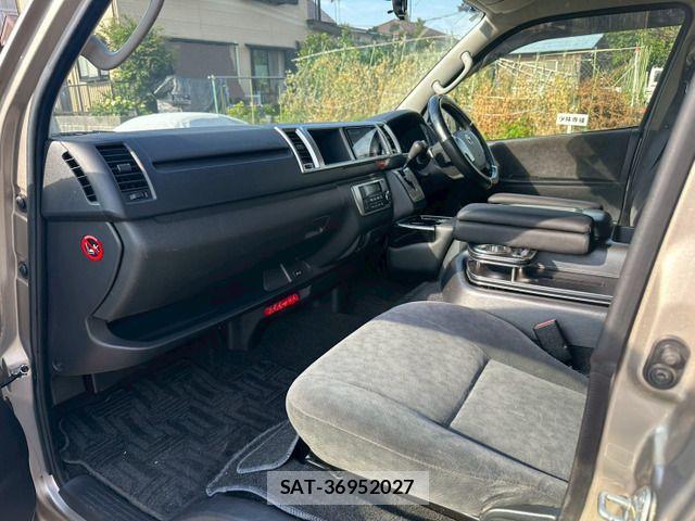 Toyota HIACE WAGON 2017-06 7250994-12