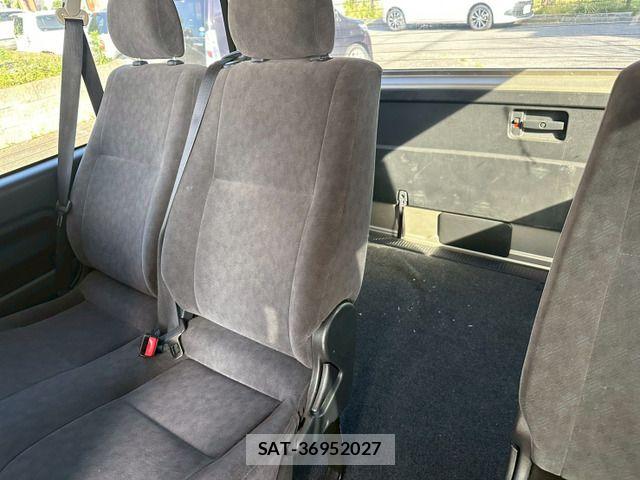 Toyota HIACE WAGON 2017-06 7250994-18