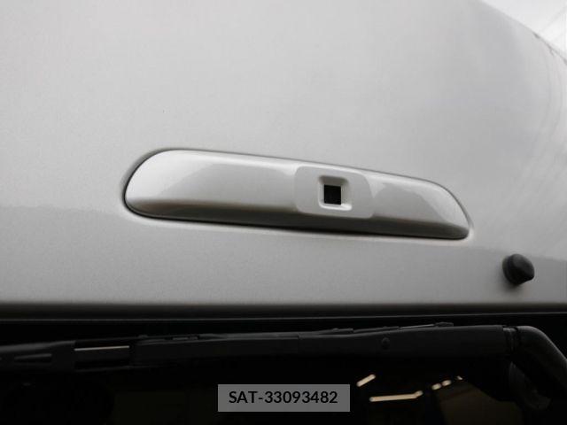 Toyota HIACE WAGON 2023-01 7327398-19