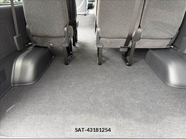 Toyota HIACE WAGON 2025-04 7327400-19