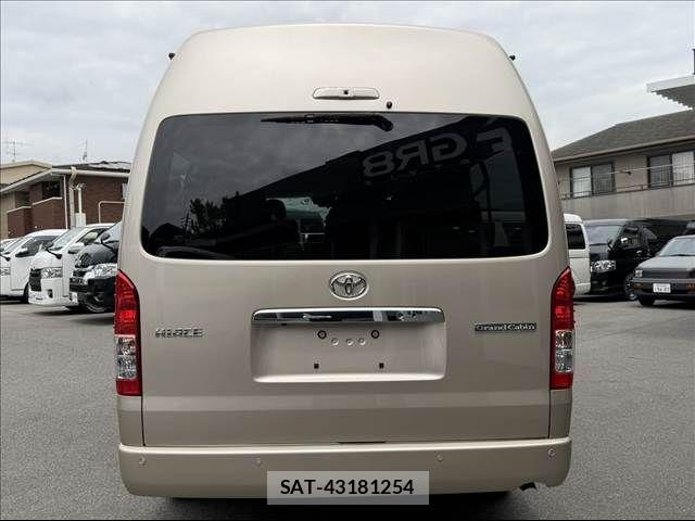 Toyota HIACE WAGON 2025-04 7327400-2