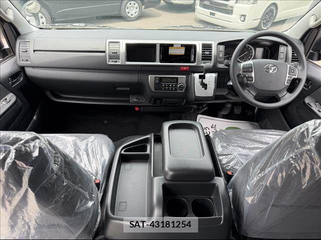 Toyota HIACE WAGON 2025-04 7327400-3