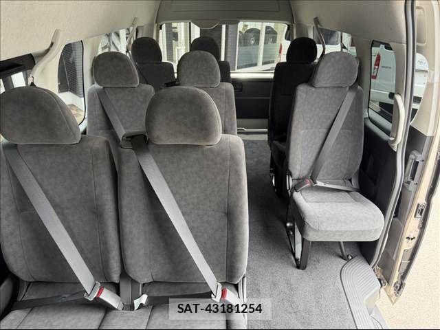 Toyota HIACE WAGON 2025-04 7327400-7