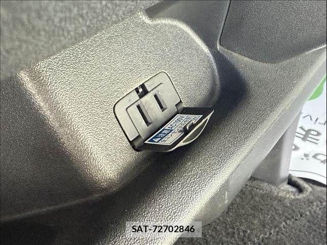 Toyota HIACE WAGON 2015-08 7327403-18