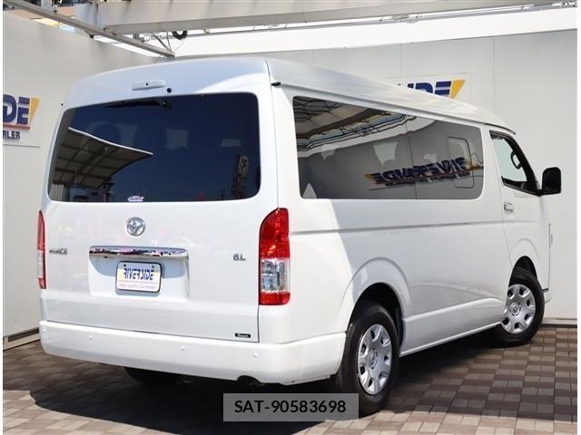 Toyota HIACE WAGON 2026-04 7327399-2