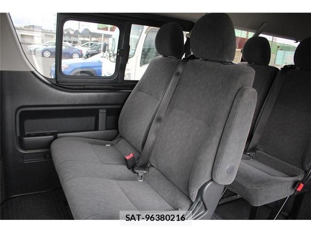 Toyota HIACE WAGON 2019-03 7358025-24